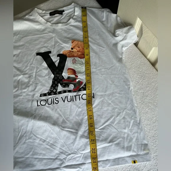 Louis Vuitton White Tee with Bear Graphic - Picture 9 of 10